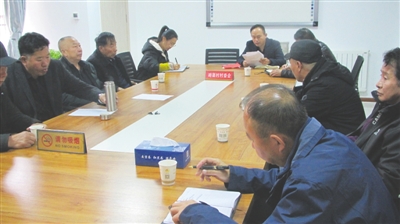 <p>　　砖渠村商议股份经济合作社相关事宜。</p>