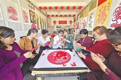 <p>　　“剪”出幸福新生活。</p>