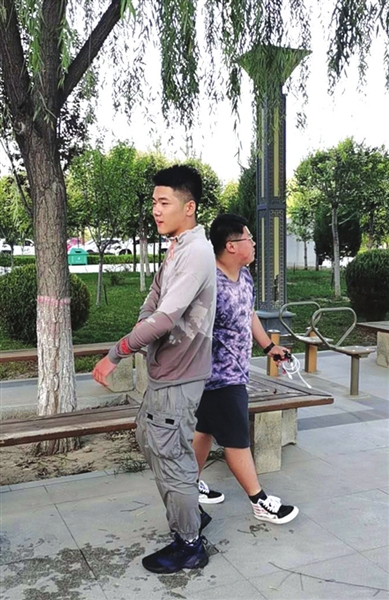 ycwbp12_b.jpg