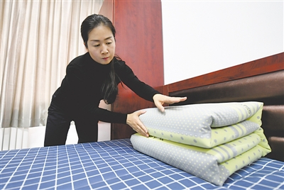 <p>　　多年的警营生活培养了严春香“军事化管理”的生活习惯。</p>
