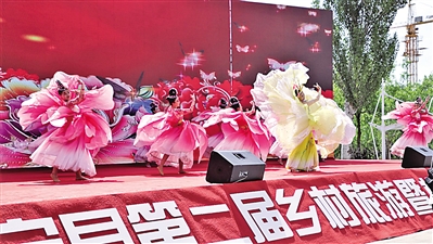 <p>　　　　丰富多彩的文化活动。</p>