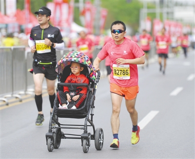 <p>　　让孩子从小感受奔跑的魅力。</p>