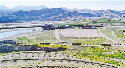 <p>　　贺兰山大磴沟经过整治绿意盎然。</p>